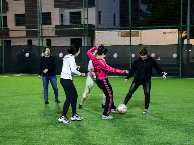 Kadınlar Kansere Gol Atıyoruz Etkinliğinde Buluştu