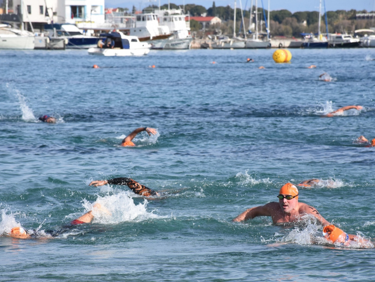 16. Açık Deniz Kış Yüzme Maratonu, Datça'da Yapıldı