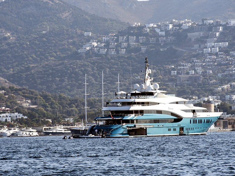 Dünyaca Ünlü Lüks Yatlar Bodrum Koylarını Mesken Tuttu