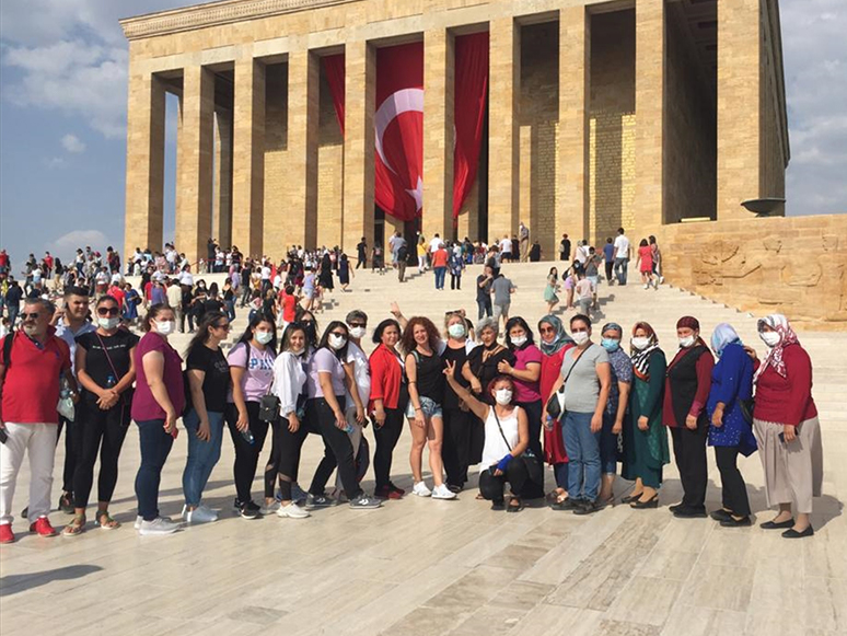 Orman Yangınlarında Gönüllü Mücadele Eden Kadınlar Anıtkabir'i Ziyaret Etti