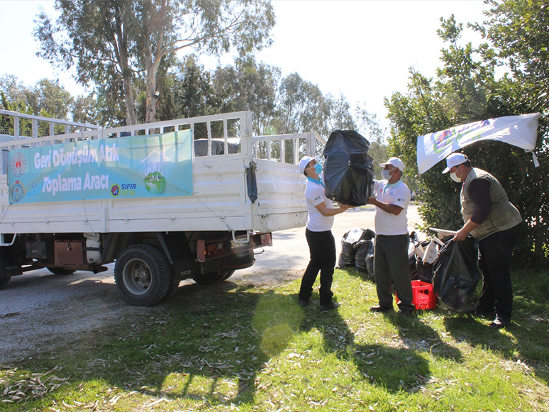 MUÇEV, Sahillerden 5 Ton Atık Topladı