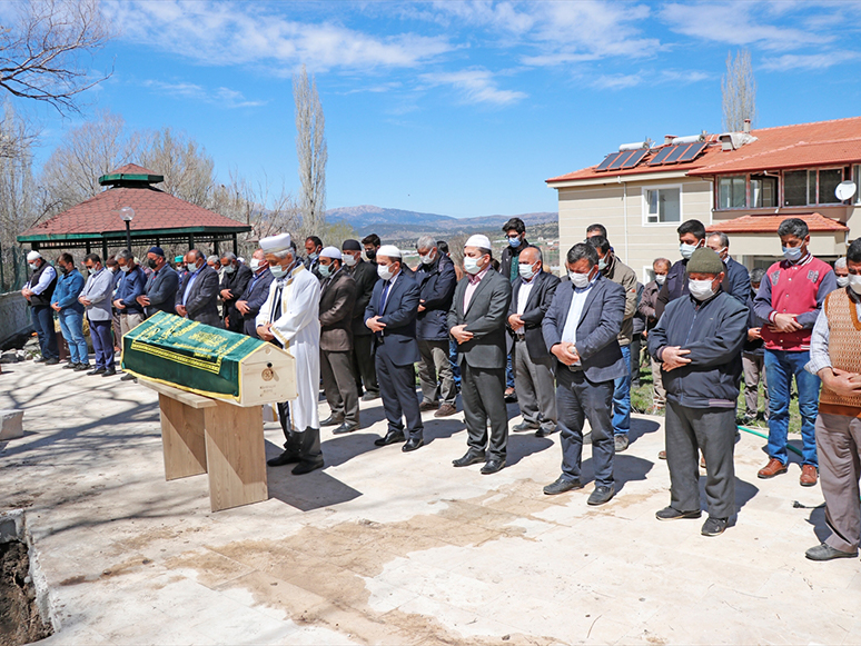 İslami İlimler Araştırma Vakfı Başkanı Prof. Dr. Özek Muğla'da Toprağa Verildi