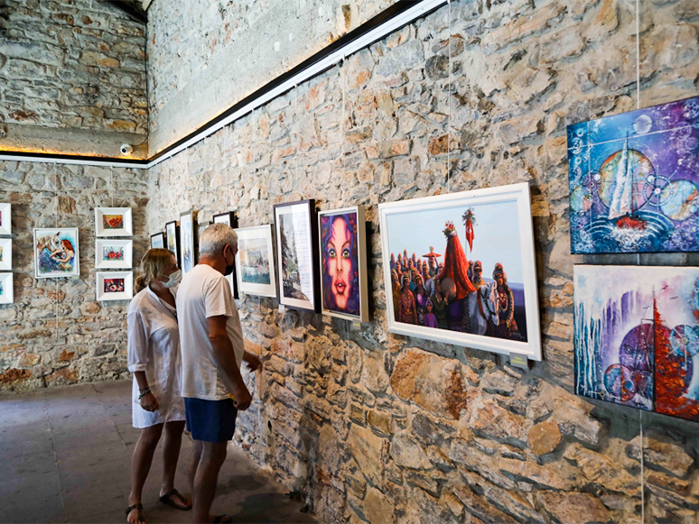 Bodrum’da İki Yeni Sergi Sanatseverlerle Buluştu