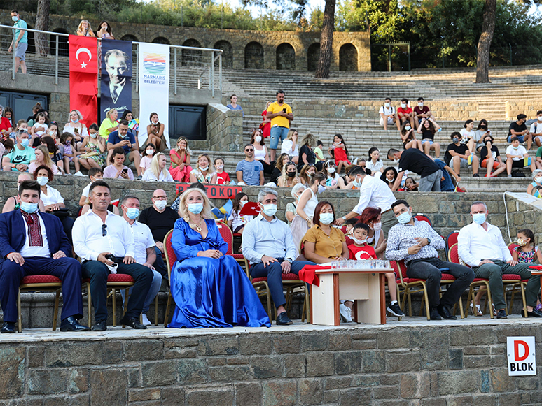 Marmaris Belediyesi Amfi Tiyatro’da Sezon Açıldı